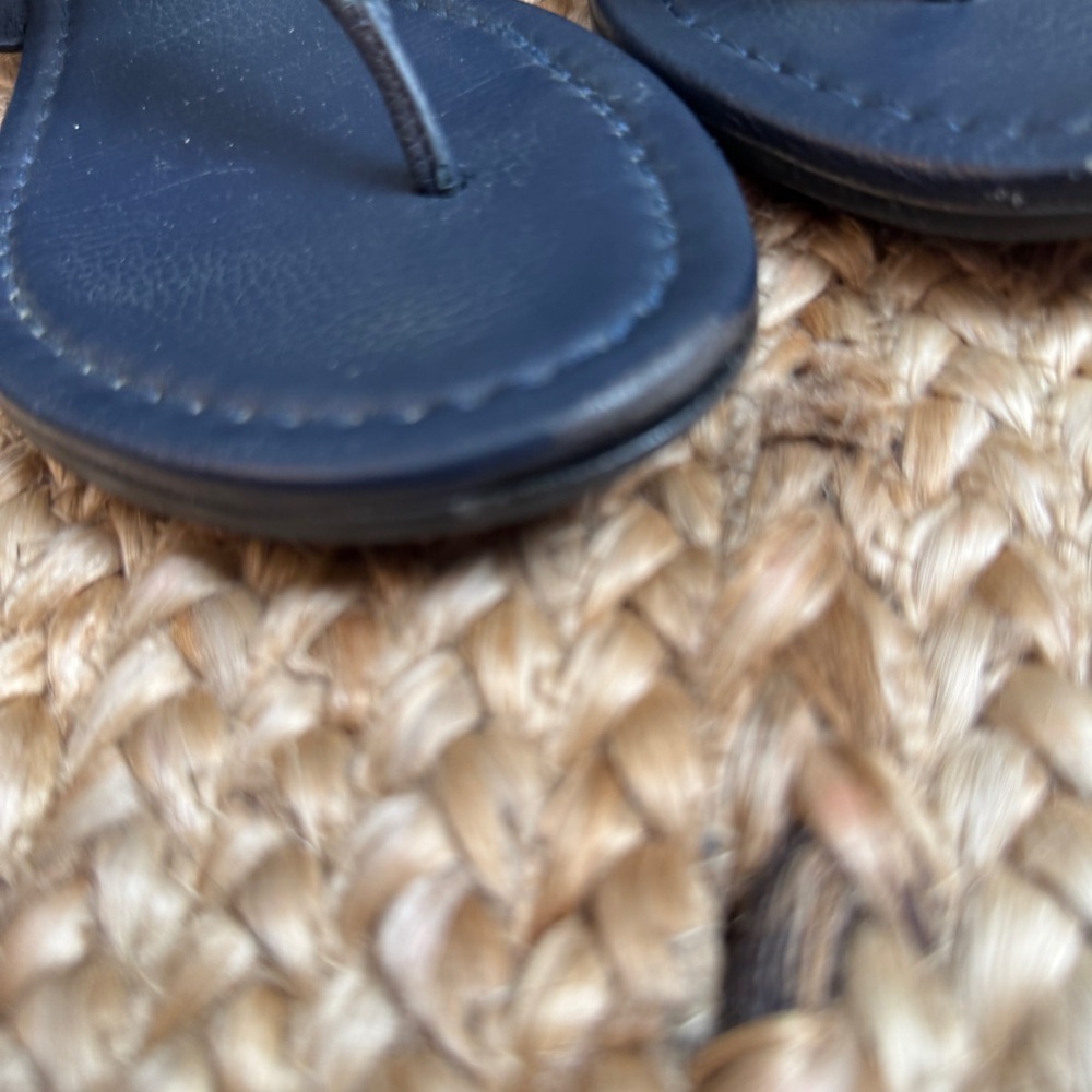 Tory Burch 8M Blue Leather T Strap Sandal Flats Shoes Pebbled - Picture 4 of 7